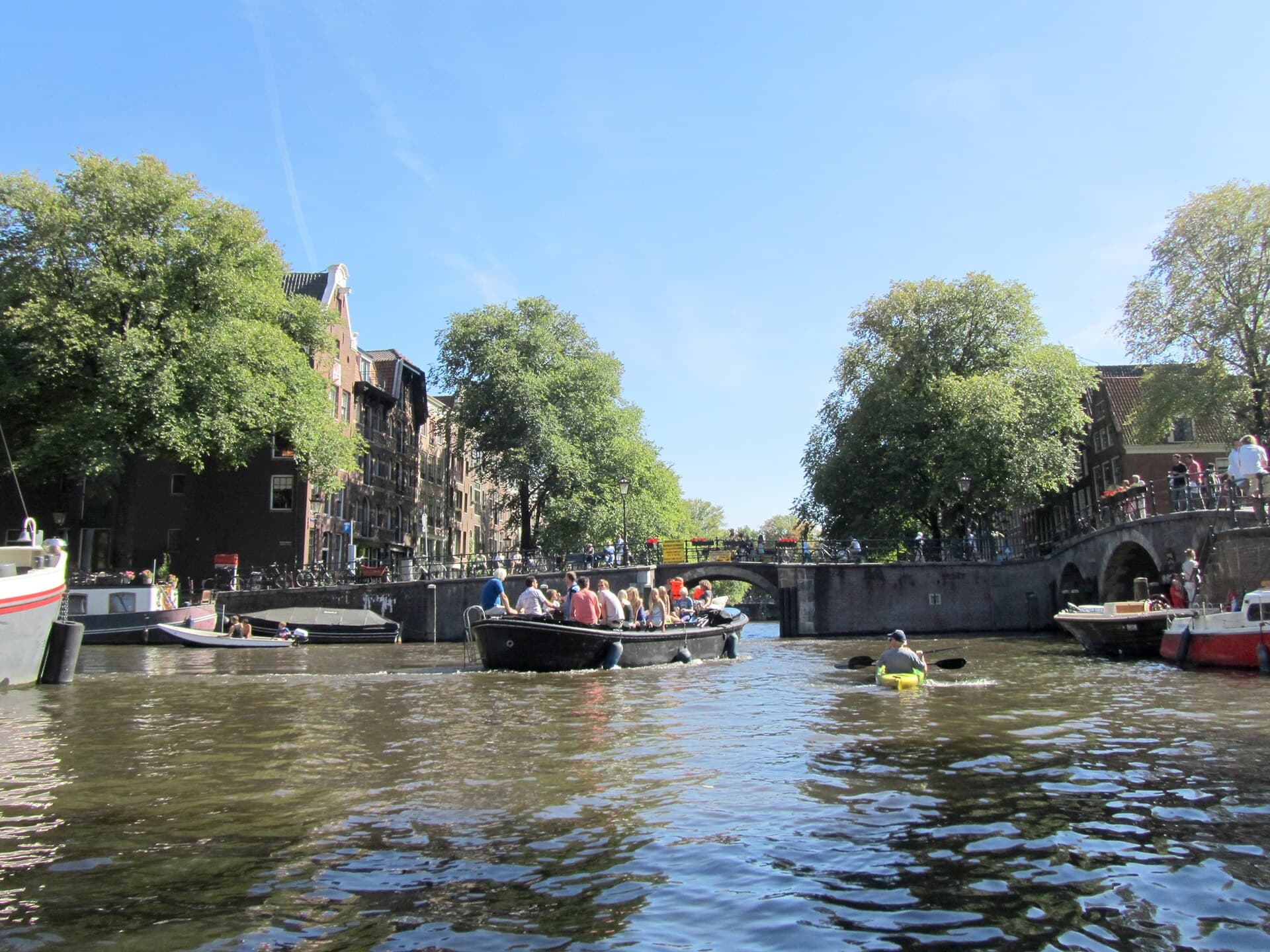 Pakhuizen en bruggen aan de Brouwersgracht in Amsterdam